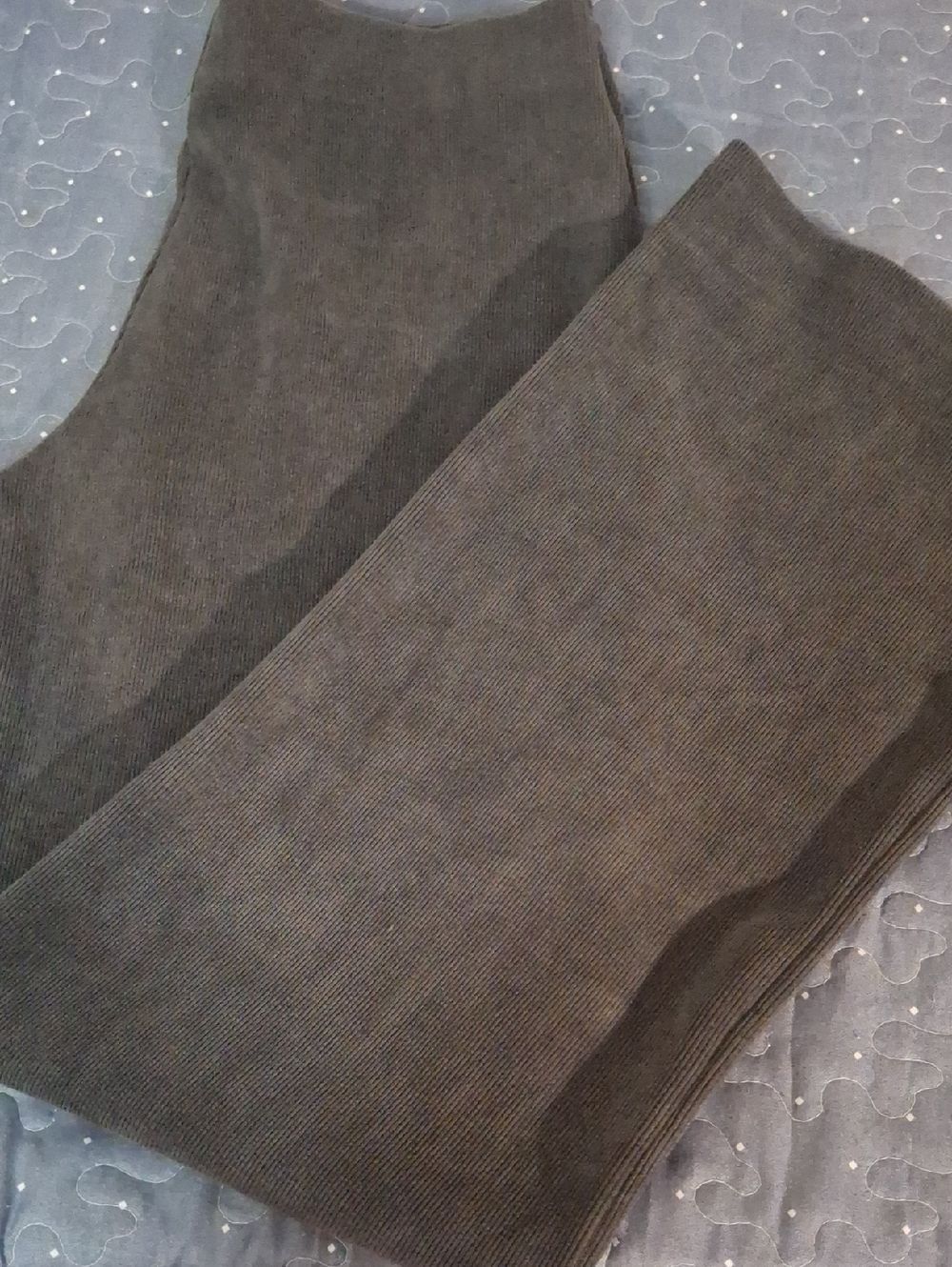Ribbed Pull on brown pants size medium NWT